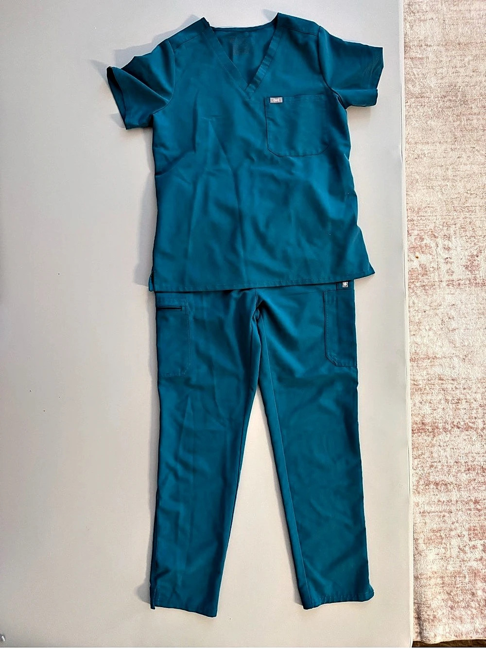 FIGS Catarina Scrub Top & Pants Set